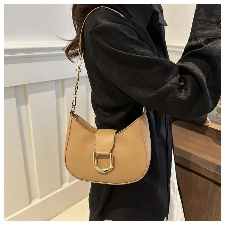 Vintage Women's Shoulder Bag Black 2024 Spring Summer — feature 11