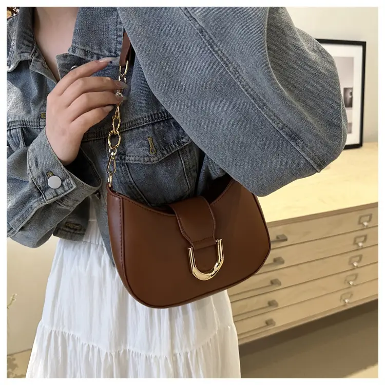 Vintage Women's Shoulder Bag Black 2024 Spring Summer — feature 15