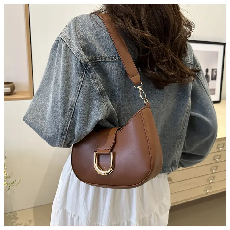 Vintage Women's Shoulder Bag Black 2024 Spring Summer — feature 16