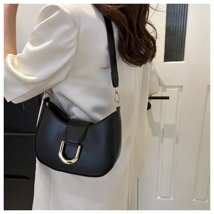Vintage Women's Shoulder Bag Black 2024 Spring Summer — feature 19