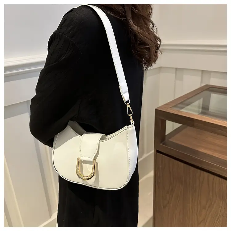 Vintage Women's Shoulder Bag Black 2024 Spring Summer — feature 9