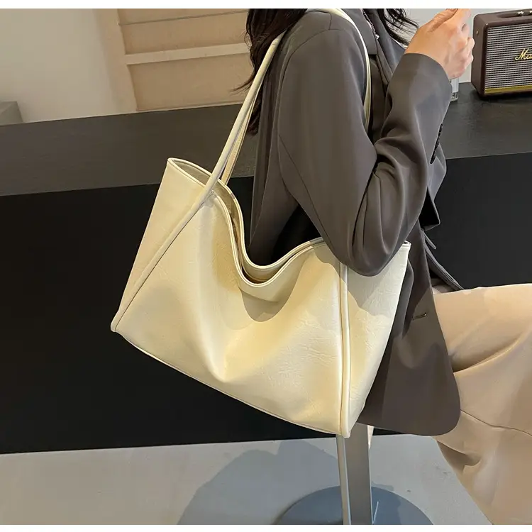 Black Leather Tote Bag for Women Summer 2024 — feature 23