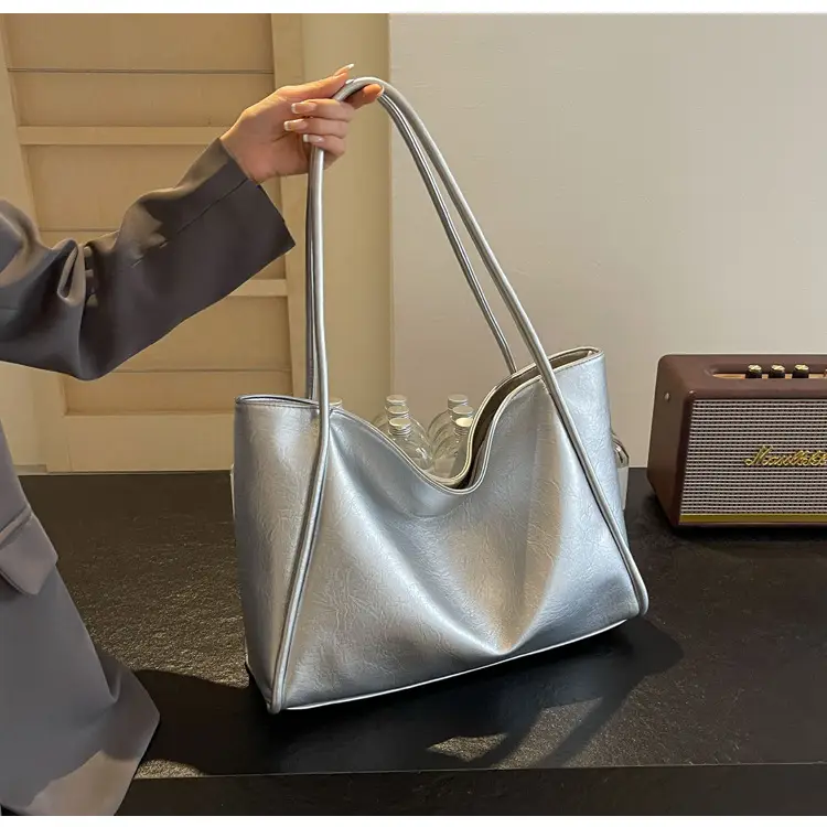 Black Leather Tote Bag for Women Summer 2024 — feature 25