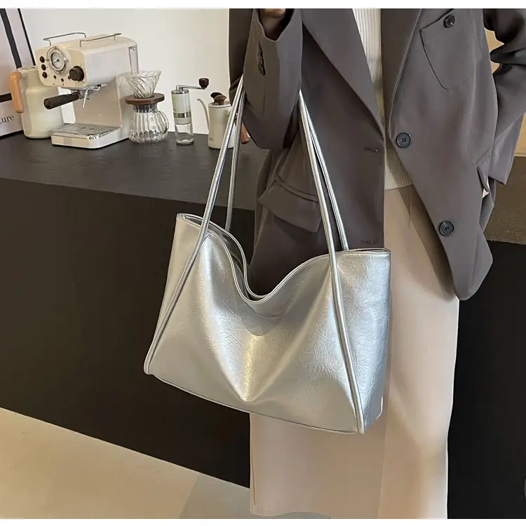 Black Leather Tote Bag for Women Summer 2024 — feature 26