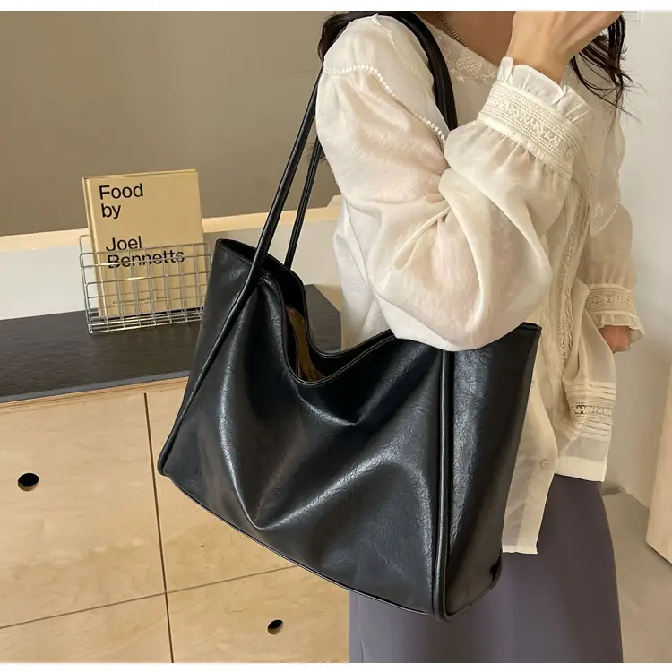 Black Leather Tote Bag for Women Summer 2024 — feature 30