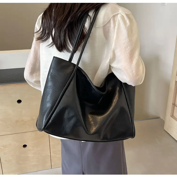 Black Leather Tote Bag for Women Summer 2024 — feature 31