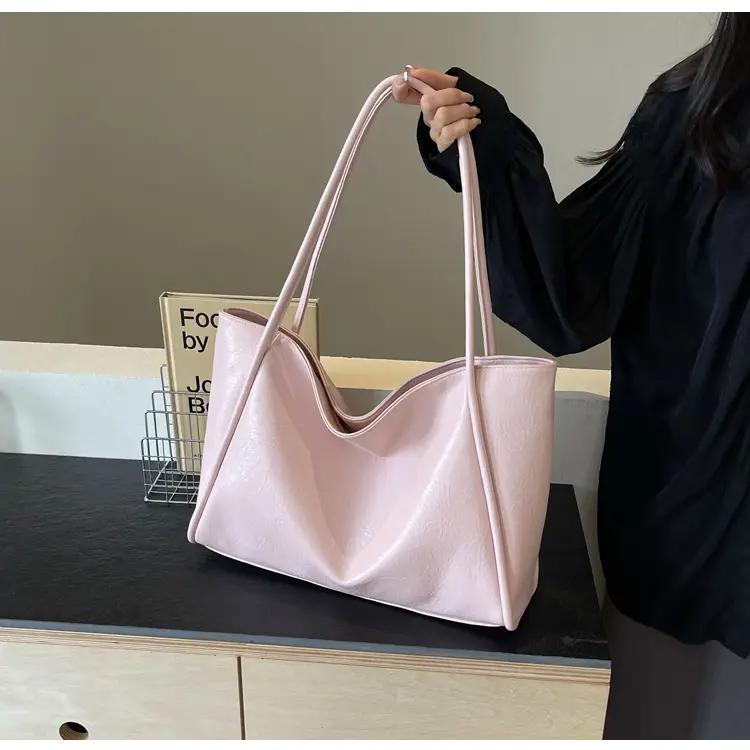 Black Leather Tote Bag for Women Summer 2024 — feature 33