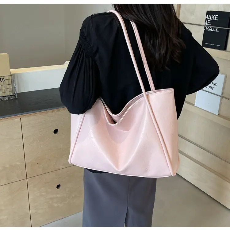 Black Leather Tote Bag for Women Summer 2024 — feature 35