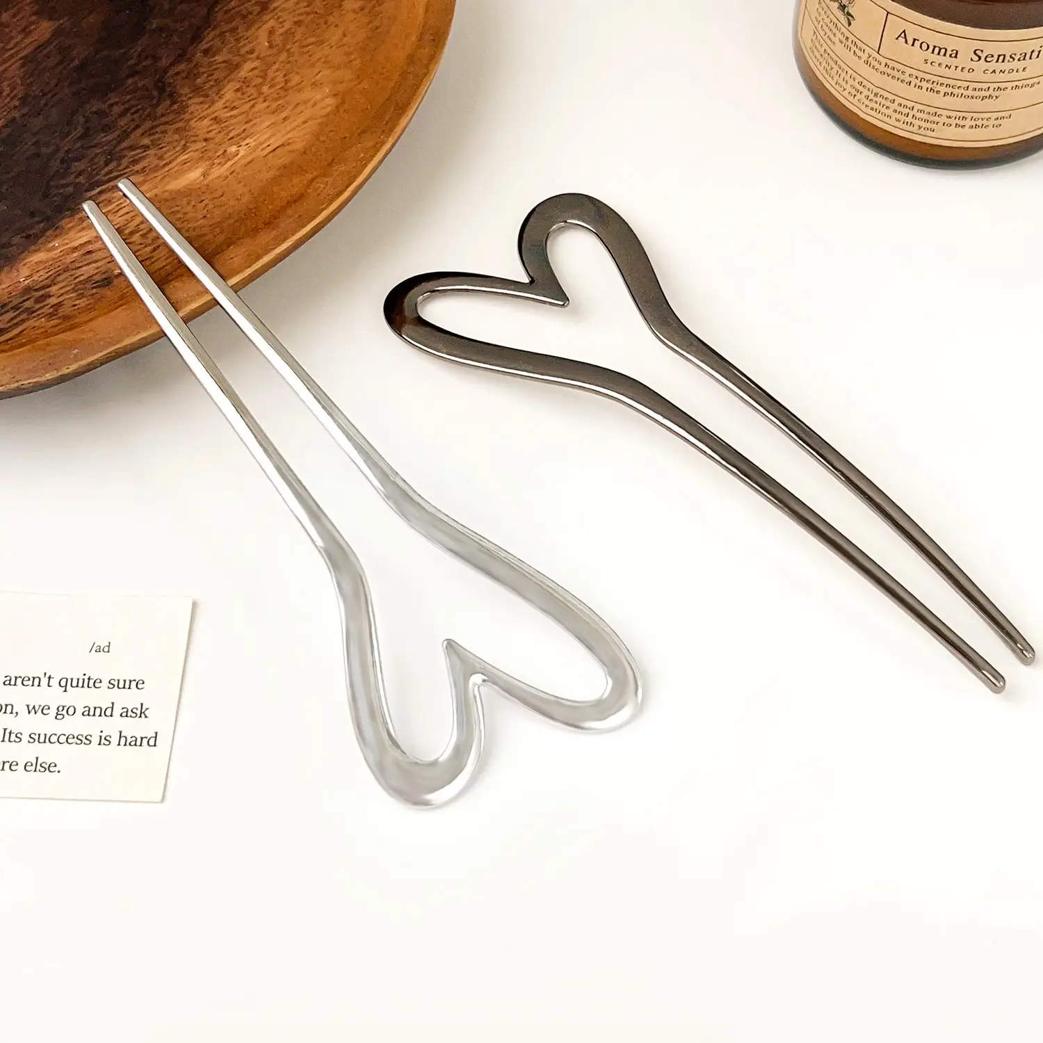 2024 Love U-Shaped Hair Fixers Metal Gold Black — feature 5