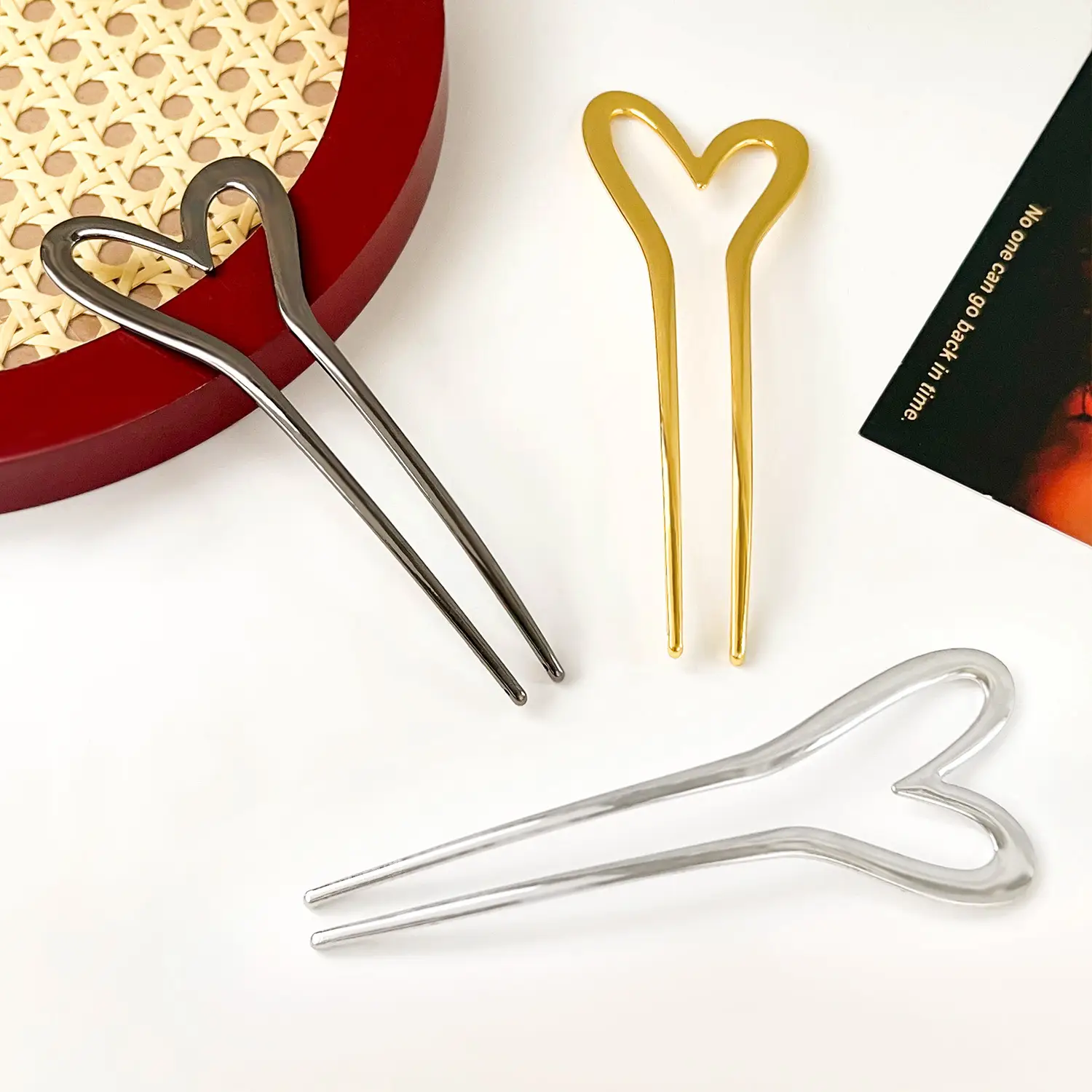 2024 Love U-Shaped Hair Fixers Metal Gold Black — feature 6