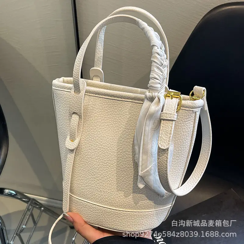 Elegant Black French Leather Shoulder Bag for Women - Image 7