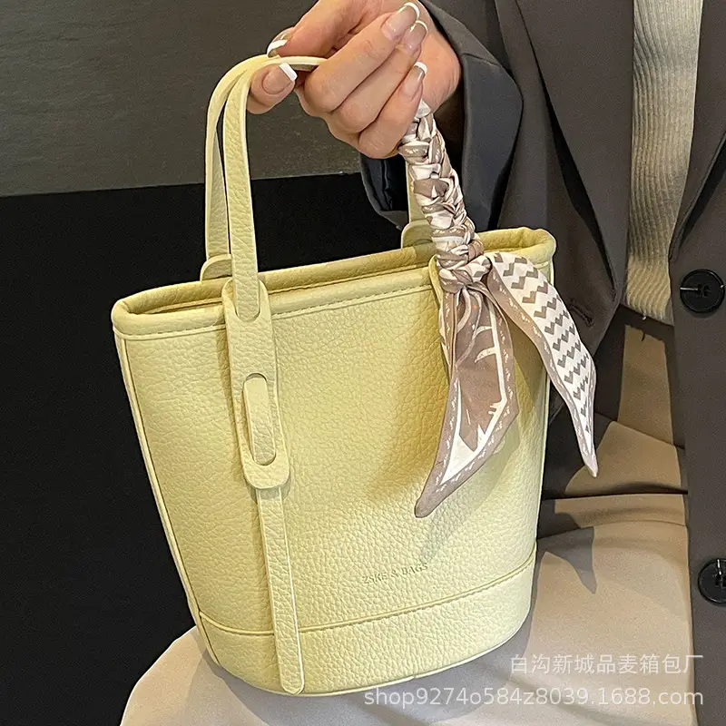 Elegant Black French Leather Shoulder Bag for Women - Image 8