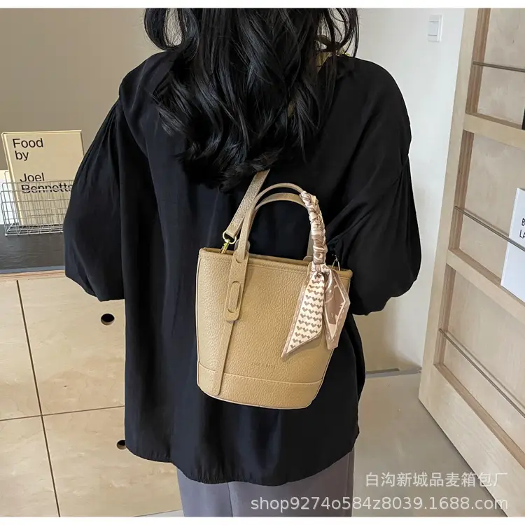 Elegant Black French Leather Shoulder Bag for Women — feature 23