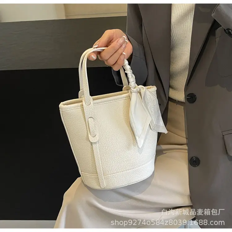 Elegant Black French Leather Shoulder Bag for Women — feature 26