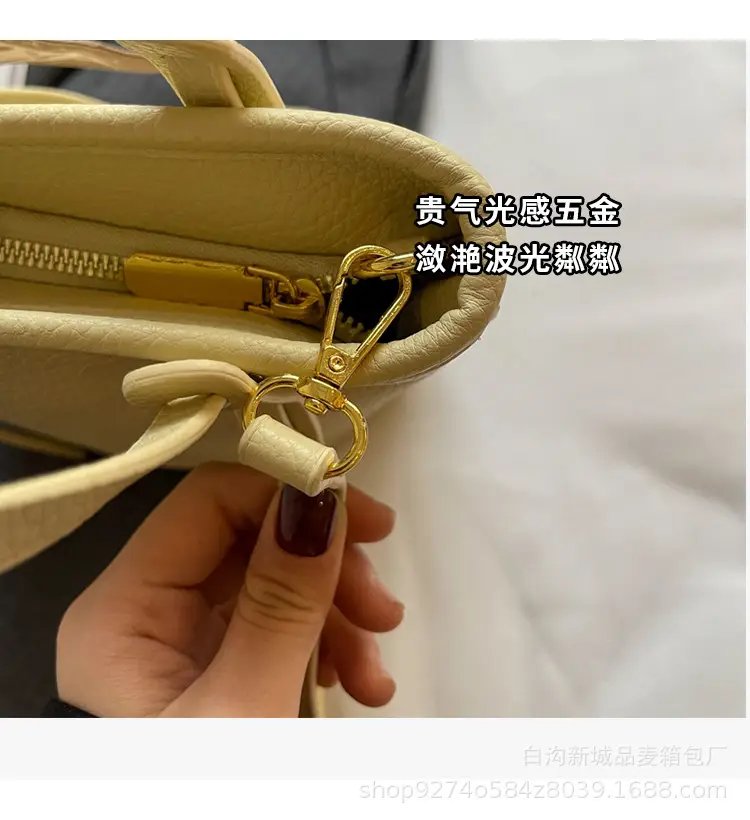 Elegant Black French Leather Shoulder Bag for Women — feature 4