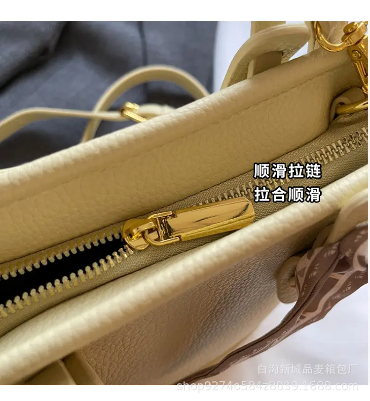 Elegant Black French Leather Shoulder Bag for Women — feature 5