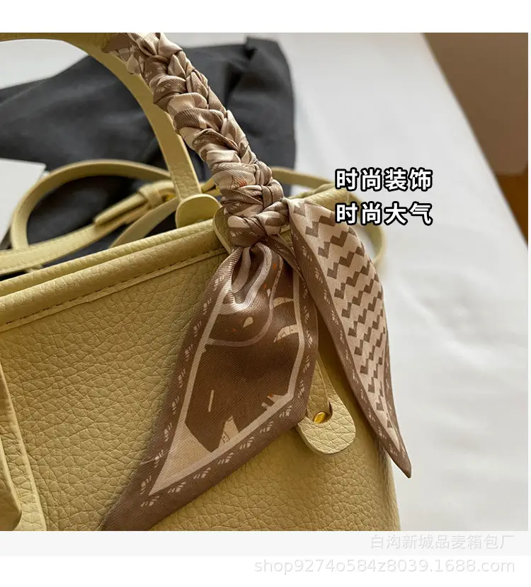 Elegant Black French Leather Shoulder Bag for Women — feature 7