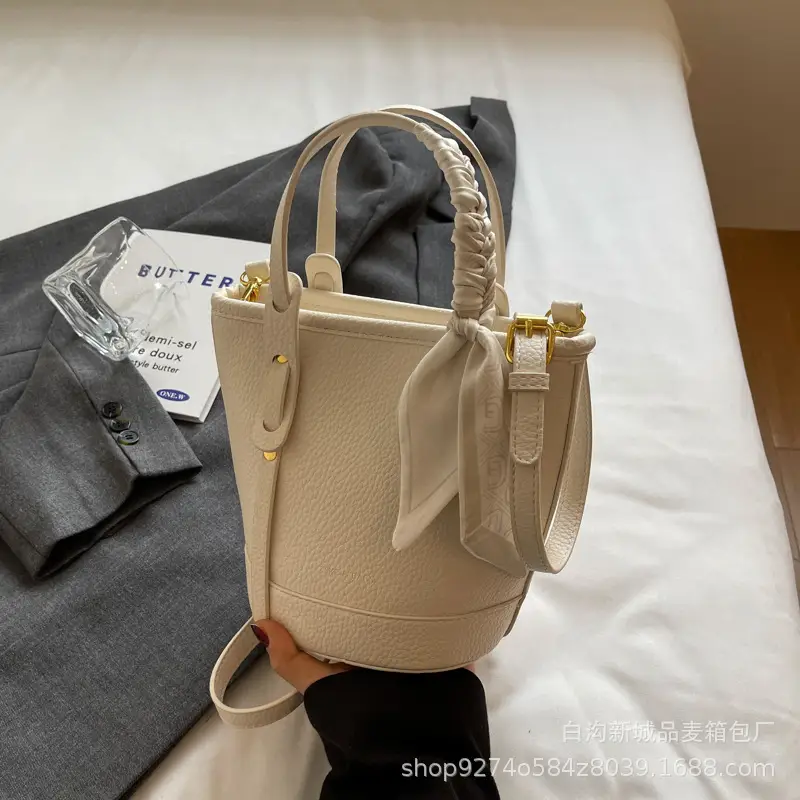 Elegant Black French Leather Shoulder Bag for Women - Image 2