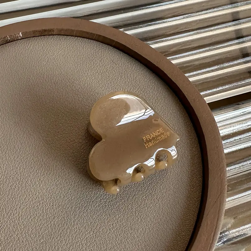 Elegant Acetate Hairpin Clip with Shark Design - Image 6