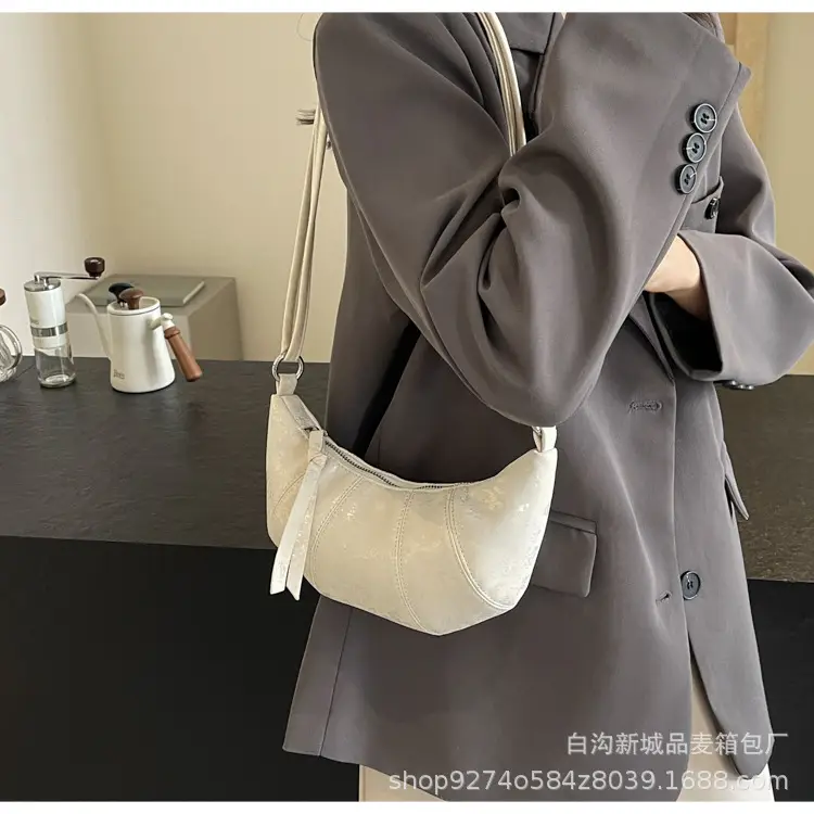Black French Niche Shoulder Crossbody Bag for Women — feature 26
