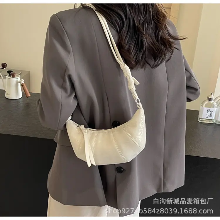 Black French Niche Shoulder Crossbody Bag for Women — feature 28