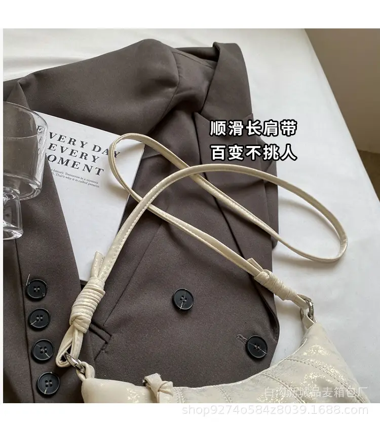 Black French Niche Shoulder Crossbody Bag for Women — feature 3