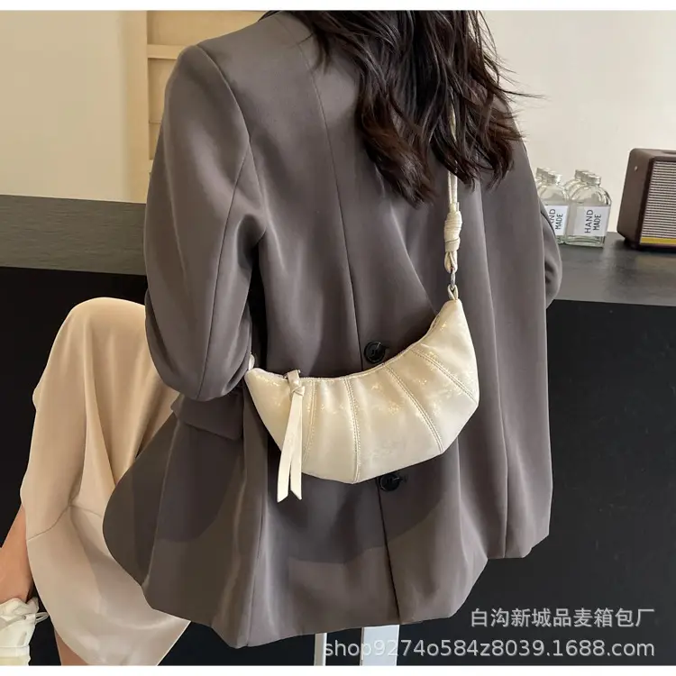 Black French Niche Shoulder Crossbody Bag for Women — feature 30
