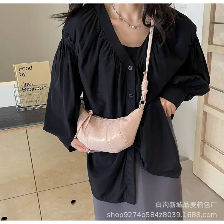 Black French Niche Shoulder Crossbody Bag for Women — feature 36