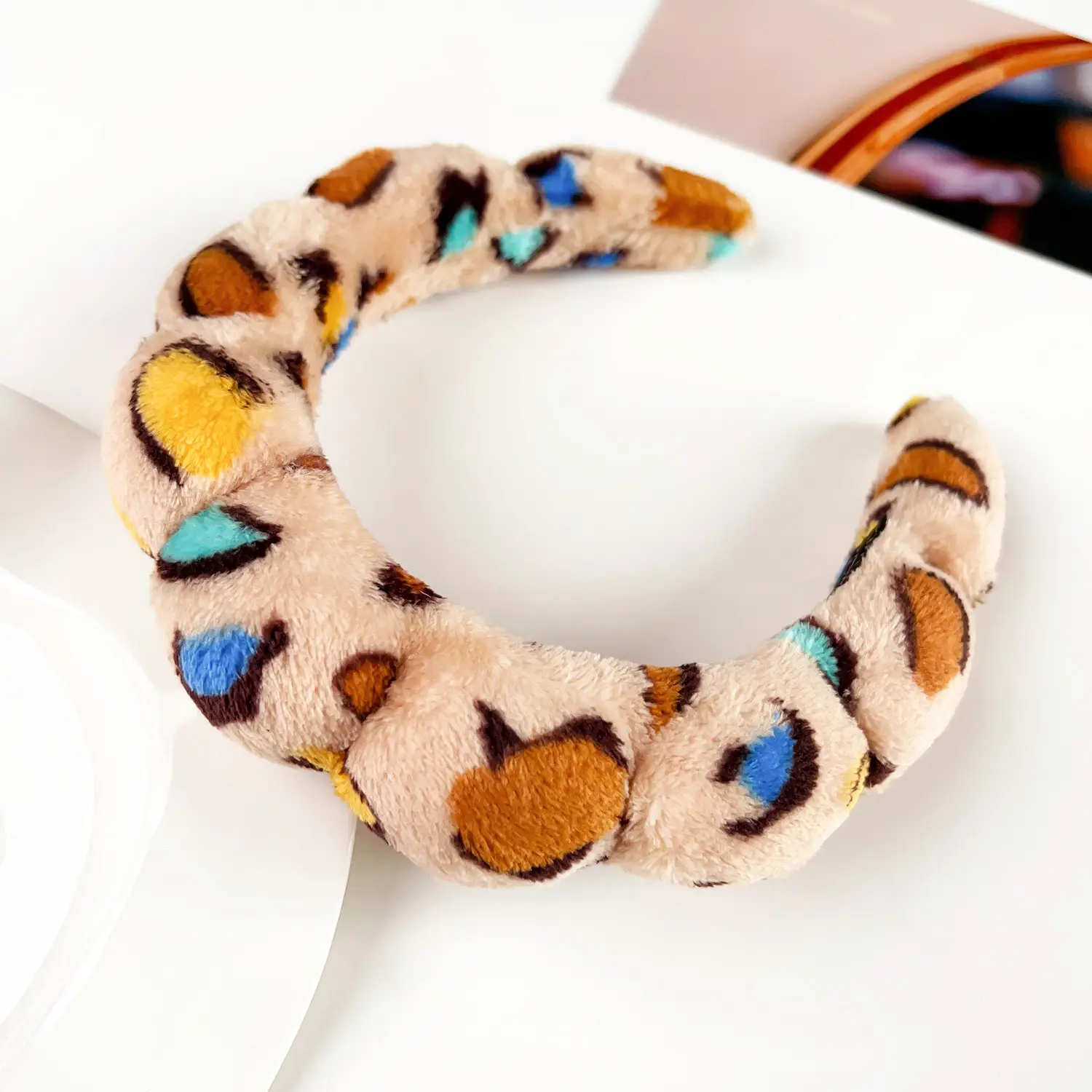 Black Flannel Twist Headband for Women 18x16cm — feature 22
