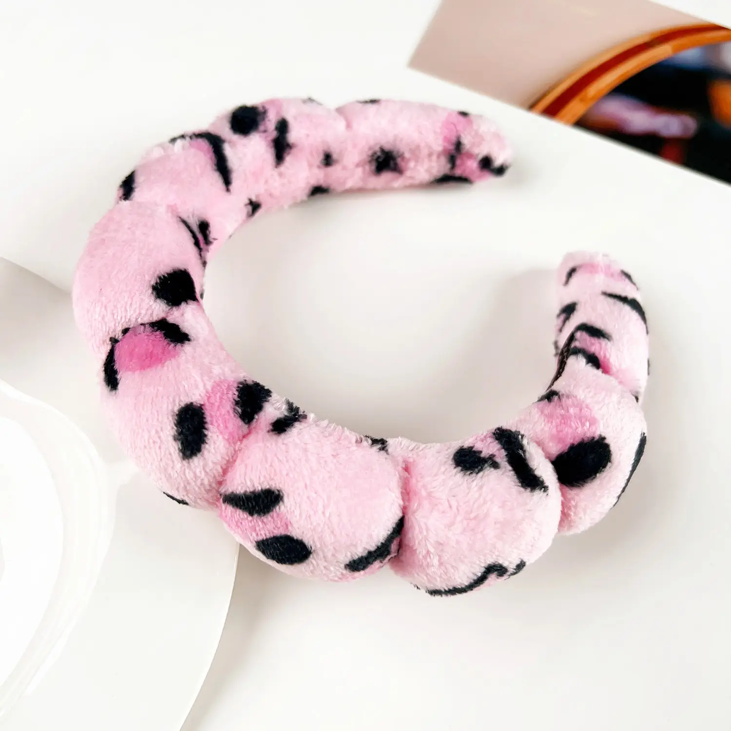 Black Flannel Twist Headband for Women 18x16cm — feature 25