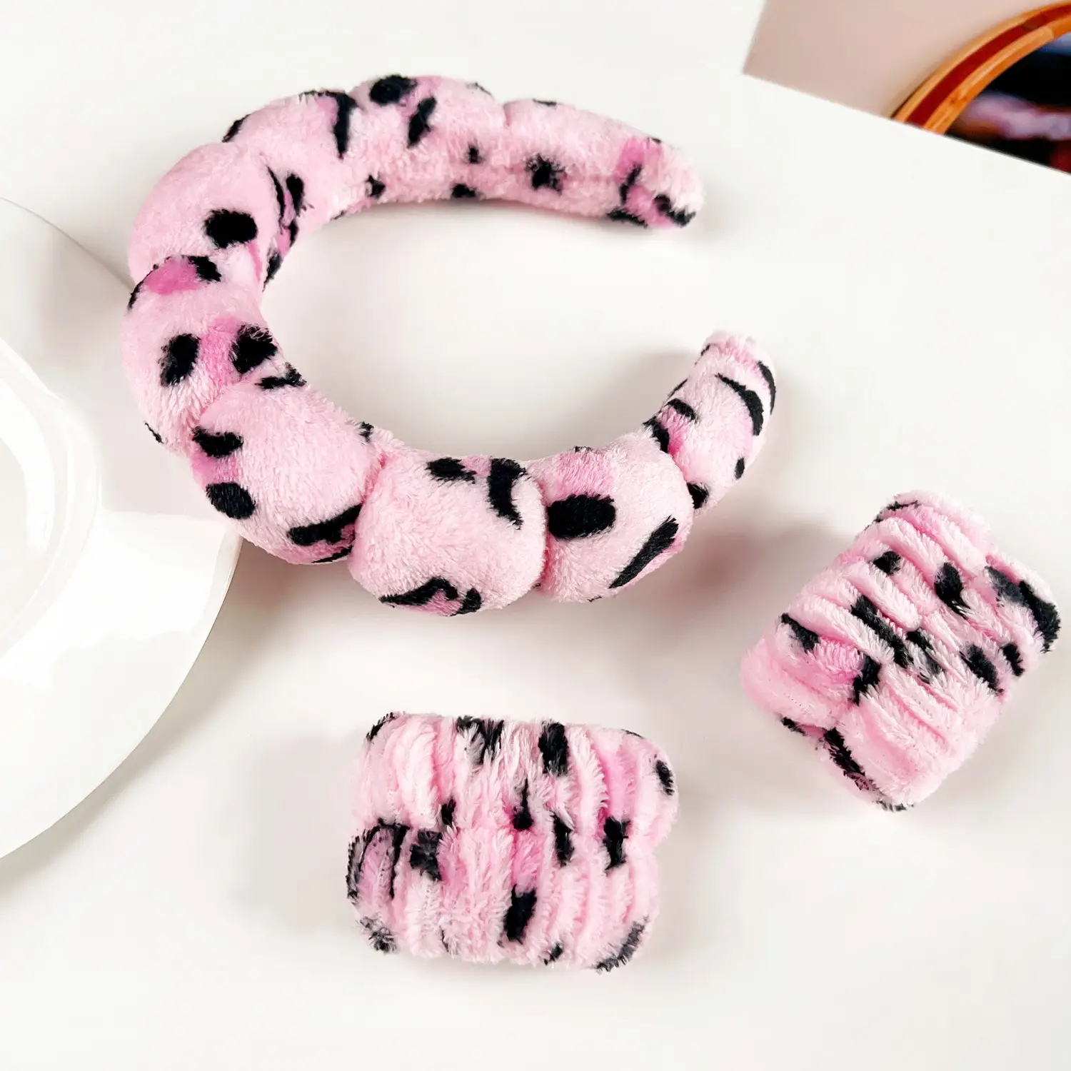 Black Flannel Twist Headband for Women 18x16cm — feature 32