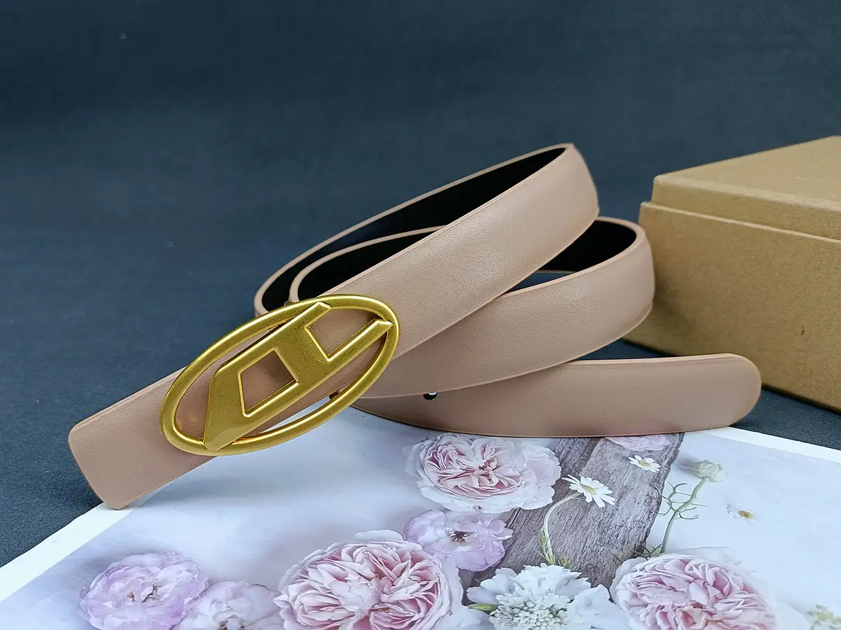 White Leather Belt with Logo Buckle for Women — feature 33