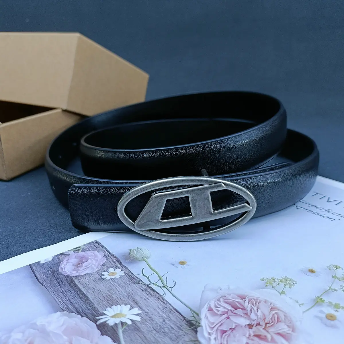 White Leather Belt with Logo Buckle for Women — feature 40