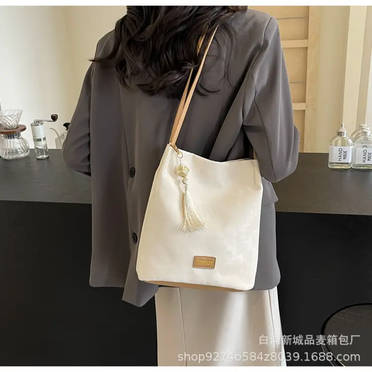 Black Velvet Underarm Bag for Women 2026 — feature 14