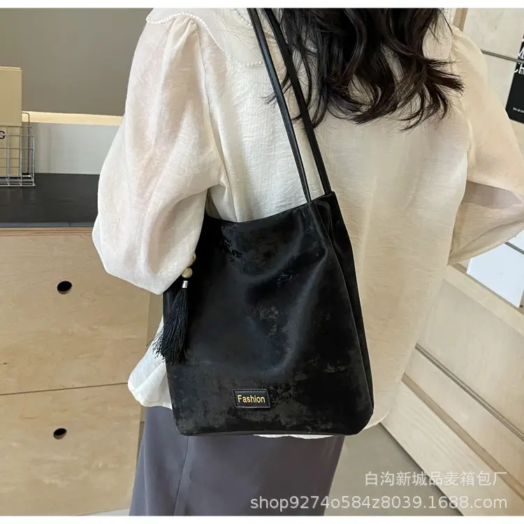 Black Velvet Underarm Bag for Women 2026 — feature 18