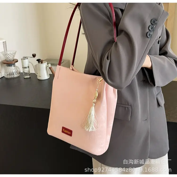 Black Velvet Underarm Bag for Women 2026 — feature 23