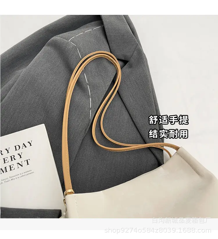 Black Velvet Underarm Bag for Women 2026 — feature 4