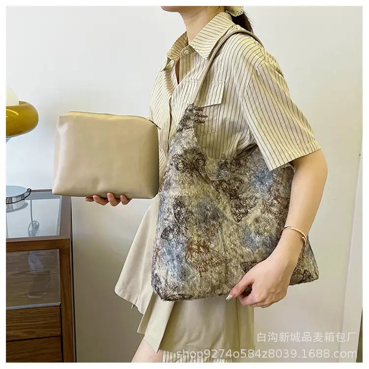 Embroidered Large Shoulder Bag Women 2026 New Style — feature 15