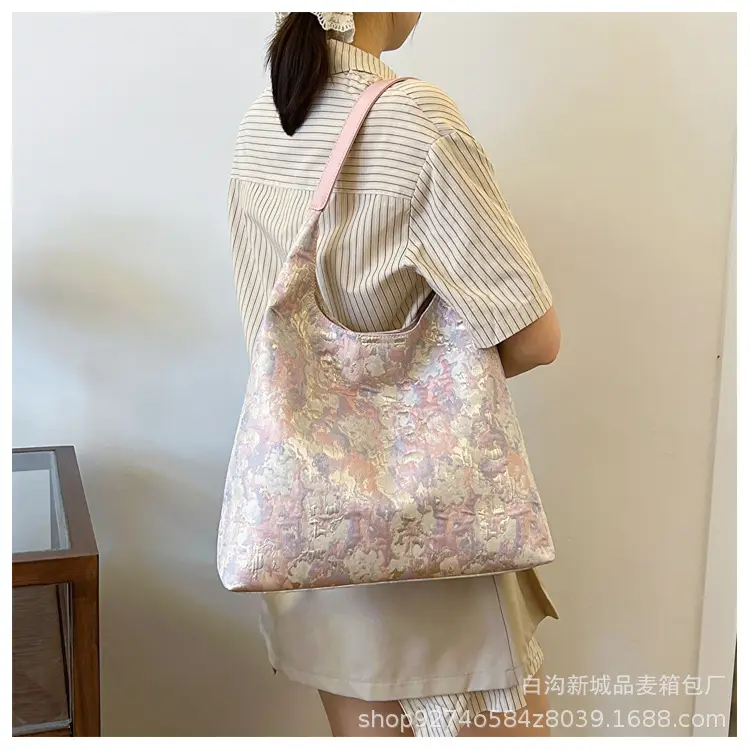 Embroidered Large Shoulder Bag Women 2026 New Style — feature 20
