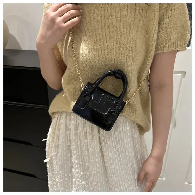 Silver Mini Chain Shoulder Bag for Women 2024 — feature 10