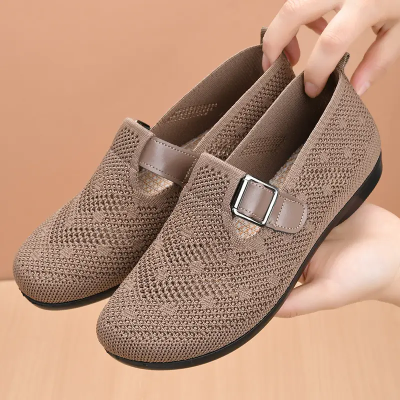 Old Beijing Cloth Shoes Women's New Summer Hollow Mesh Breathable Mother Shoes Non-slip Soft Sole Slip-on Flat Single Shoes - Image 4