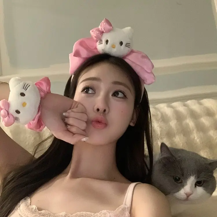 KT Bow Headband Women Cute Cartoon Hair Stamp 2024