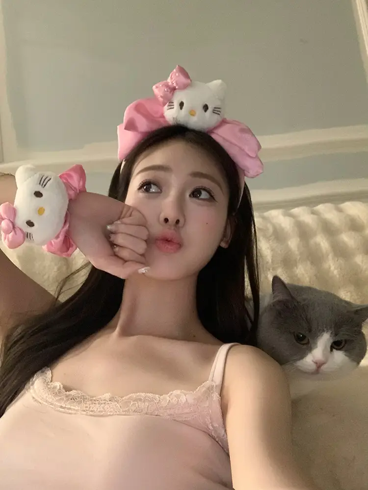 KT Bow Headband Women Cute Cartoon Hair Stamp 2024 — feature 2
