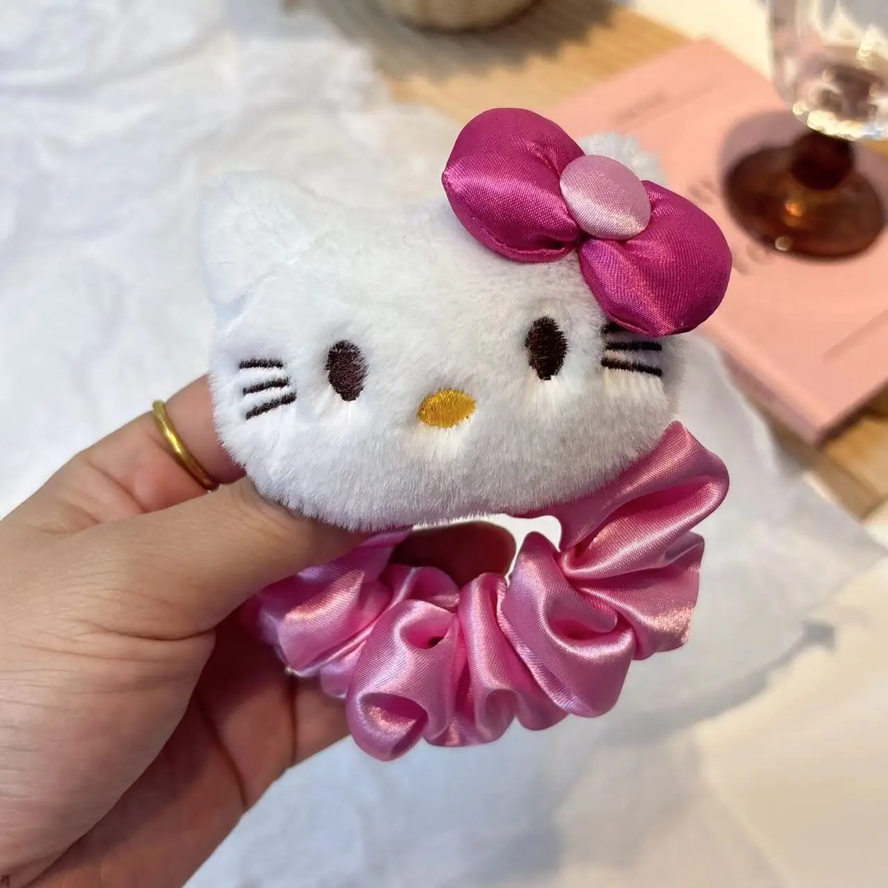 Rose bow-white KT hair ring