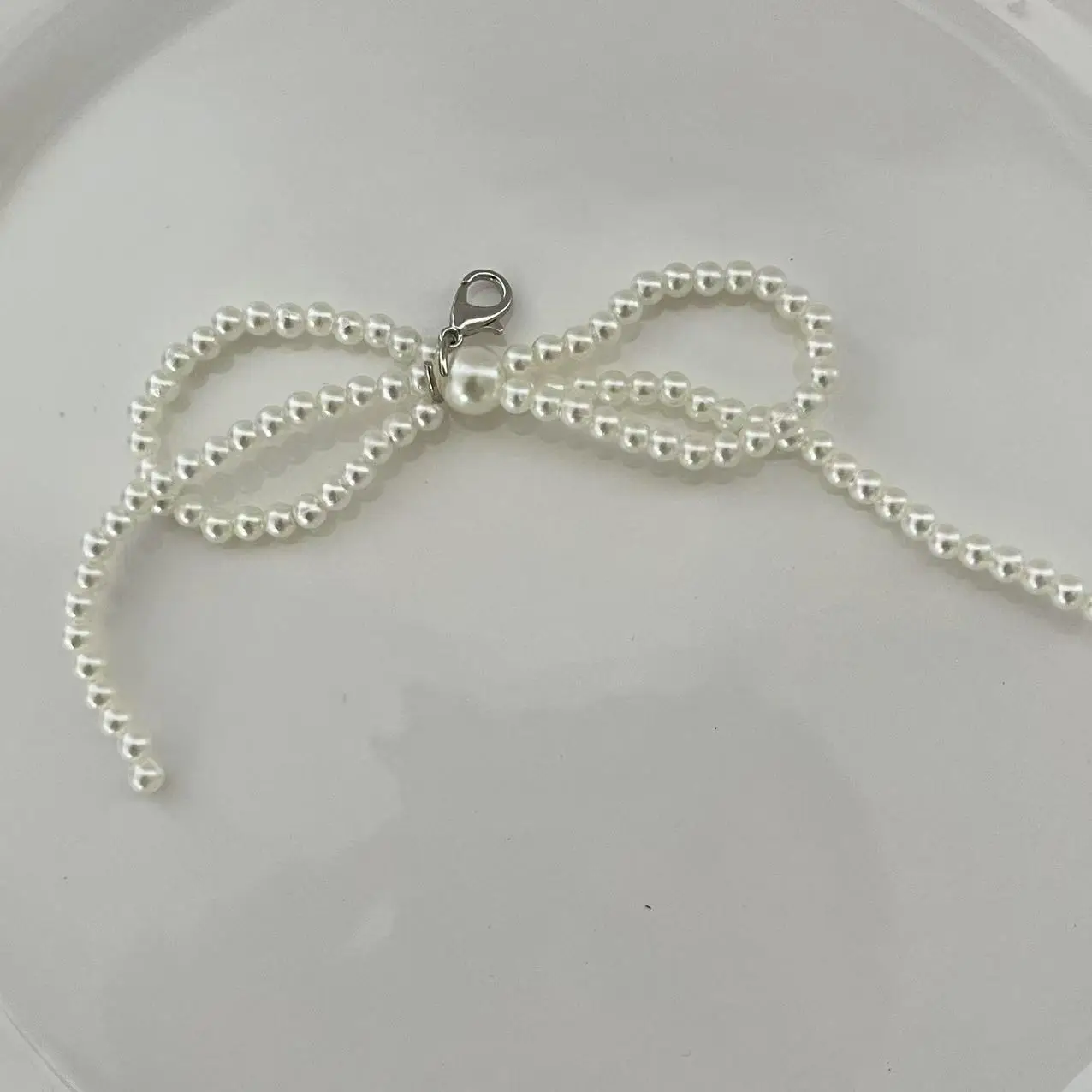 Pearl Bow Necklace for Women Elegant Hair Accessory - Image 3