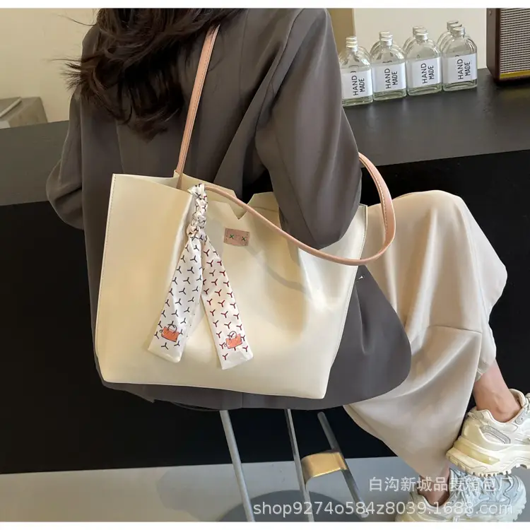 Women's Cross-Border Tote Bag Beige Gold Handle 2026 — feature 20