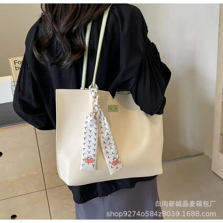Women's Cross-Border Tote Bag Beige Gold Handle 2026 — feature 23