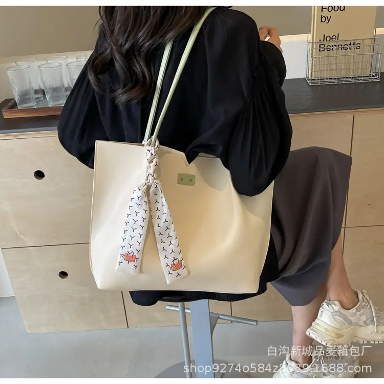 Women's Cross-Border Tote Bag Beige Gold Handle 2026 — feature 24