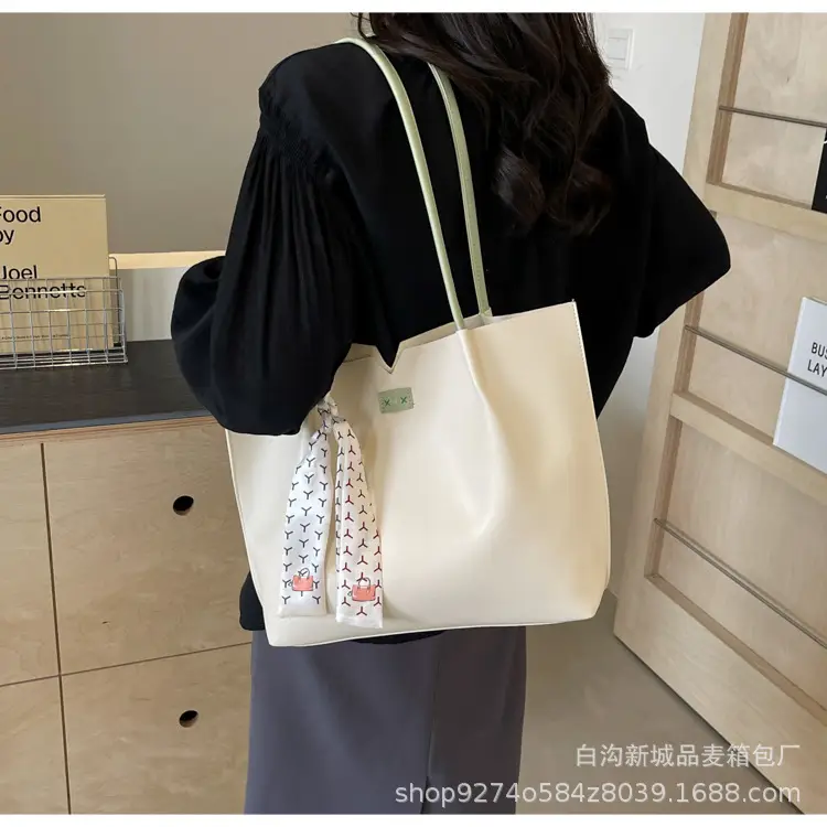 Women's Cross-Border Tote Bag Beige Gold Handle 2026 — feature 25