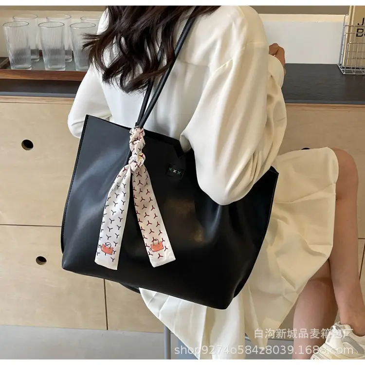 Women's Cross-Border Tote Bag Beige Gold Handle 2026 — feature 27